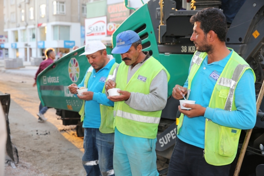 BAŞKAN ÇOLAKBAYRAKDAR, SERÇEÖNÜ MAHALLESİ’NDE ÇALIŞMALARI İNCELEDİ