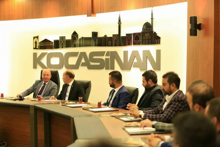 BAŞKAN ÇOLAKBAYRAKDAR, AK PARTİ KOCASİNAN İLÇE TEŞKİLATINI AĞIRLADI