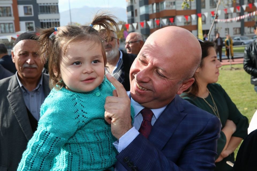 BAŞKAN ÇOLAKBAYRAKDAR, “HİZMETLERİMİZE VATANDAŞLAR TEVECCÜH GÖSTERİYOR”
