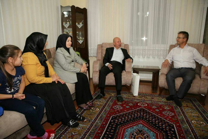 ÇOLAKBAYRAKDAR ÇİFTİNDEN ANLAMLI ZİYARET