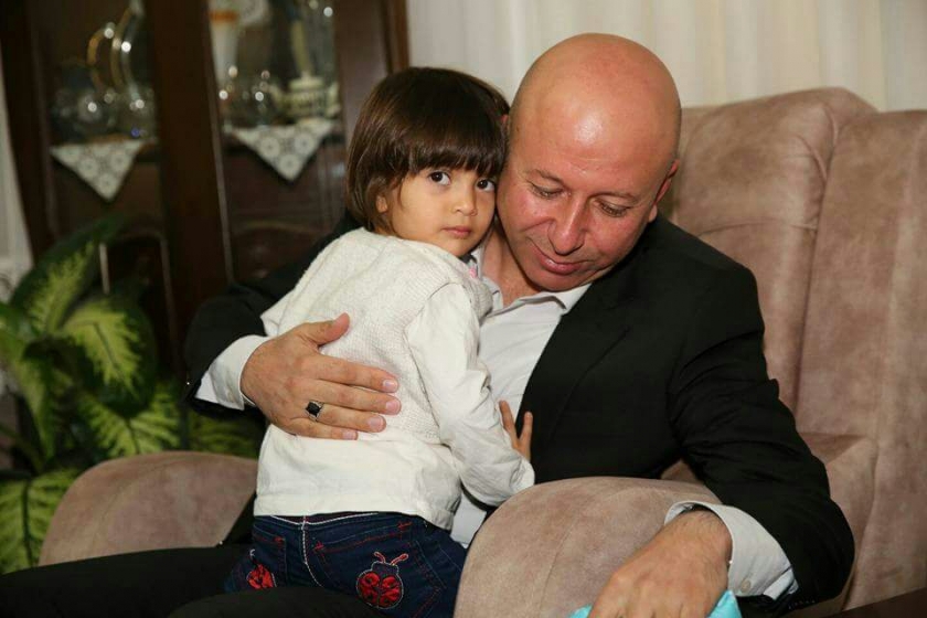 ÇOLAKBAYRAKDAR ÇİFTİNDEN ANLAMLI ZİYARET