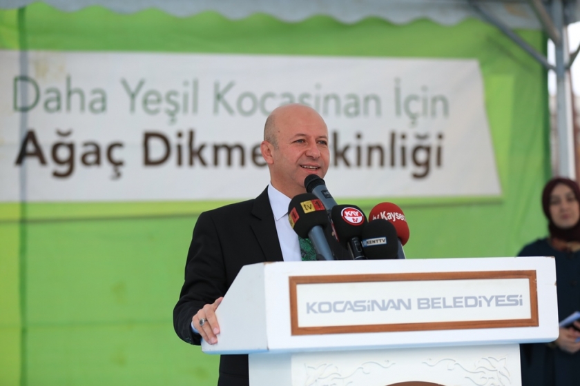 KOCASİNAN BELEDİYESİ MİNİK ÖĞRENCİLERİN EMEKLERİNİ TOPRAKLA BULUŞTURDU