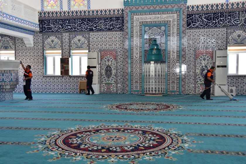 KOCASİNAN’IN CAMİ TEMİZLEME HİZMETİNE VATANDAŞTAN TAM NOT