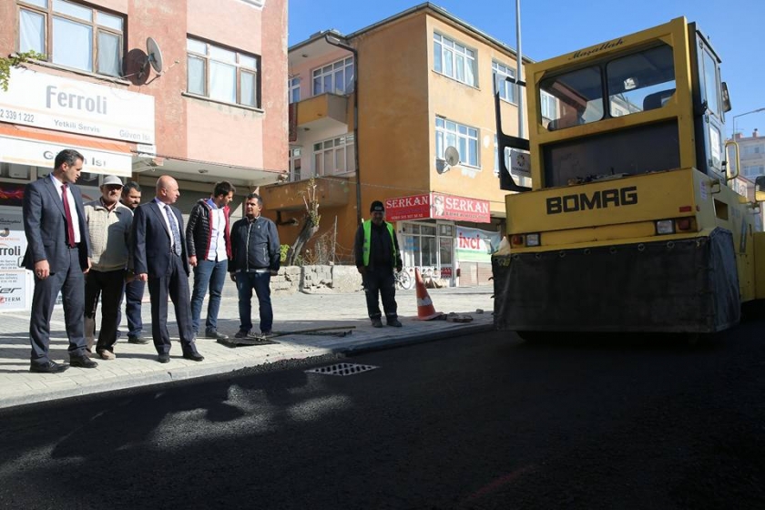 KOCASİNAN BELEDİYESİ MEVLANA MAHALLESİ’NİN 14. CADDESİNİ DE YENİLEDİ