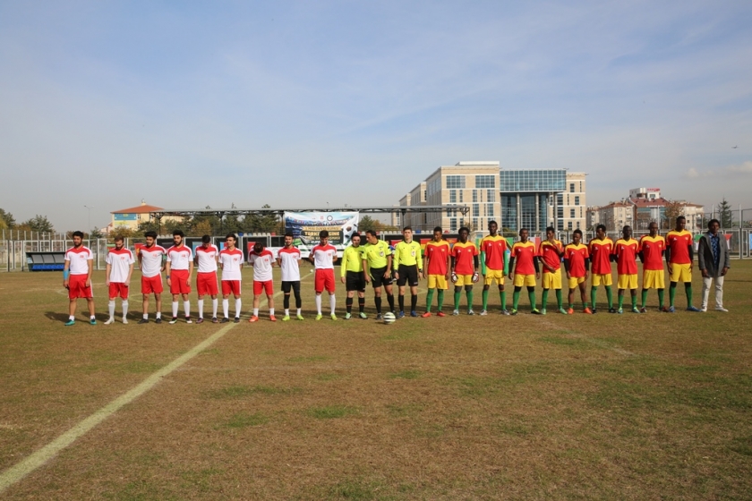 KOCASİNAN’IN ULUSLARARASI FUTBOL TURNUVASI’NDA DOSTLUK KAZANDI