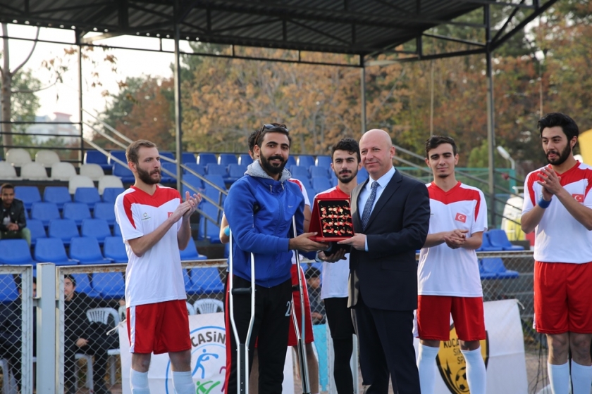 KOCASİNAN’IN ULUSLARARASI FUTBOL TURNUVASI’NDA DOSTLUK KAZANDI