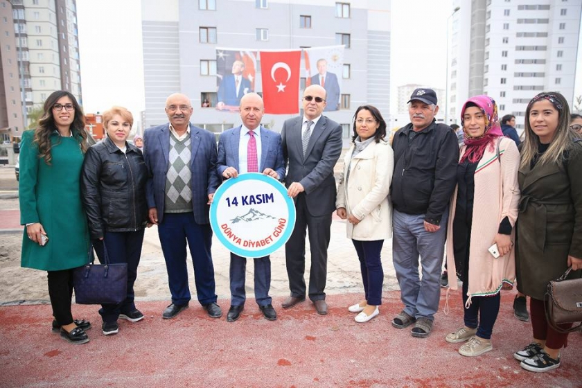 KOCASİNAN, BU SEFER DİYABET FARKINDALIĞI İÇİN AĞAÇ DİKTİ