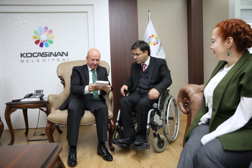 BAŞKAN ÇOLAKBAYRAKDAR’IN ENGEL TANIMAYAN MİSAFİRLERİ