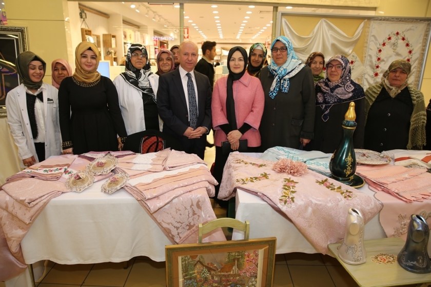 KOCASİNAN AKADEMİ, EL EMEĞİ GÖZ NURUNU SERGİLİYOR