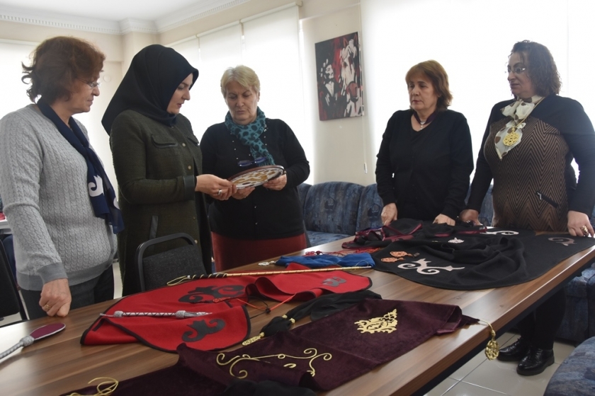 BAYAN ÇOLAKBAYRAKDAR ÇERKES HANIMLARLA BİR ARAYA GELDİ