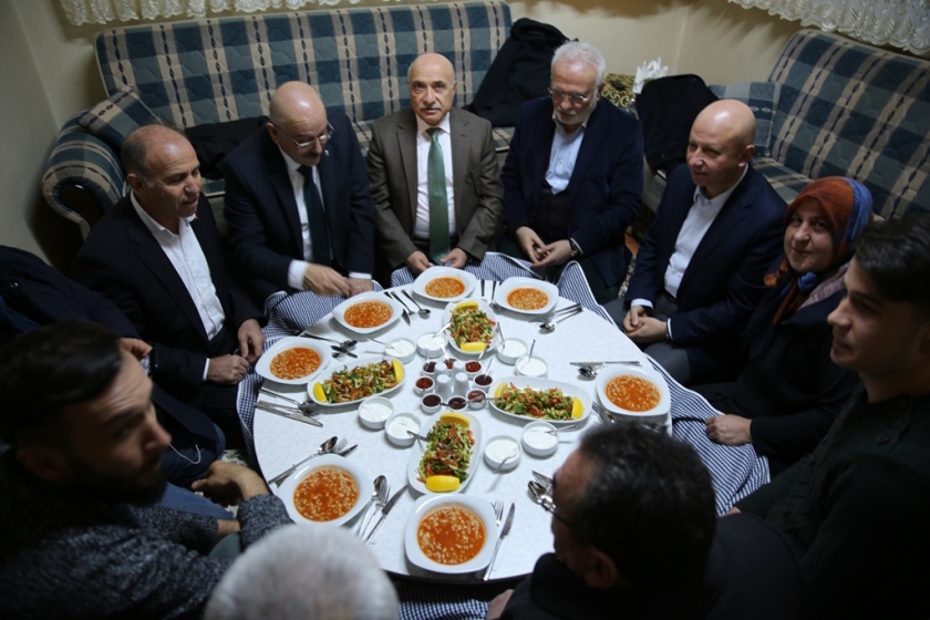 KOCASİNAN’DA “ÇAT KAPI” ZİYARETLERİNİN MİSAFİRLERİ VARDI