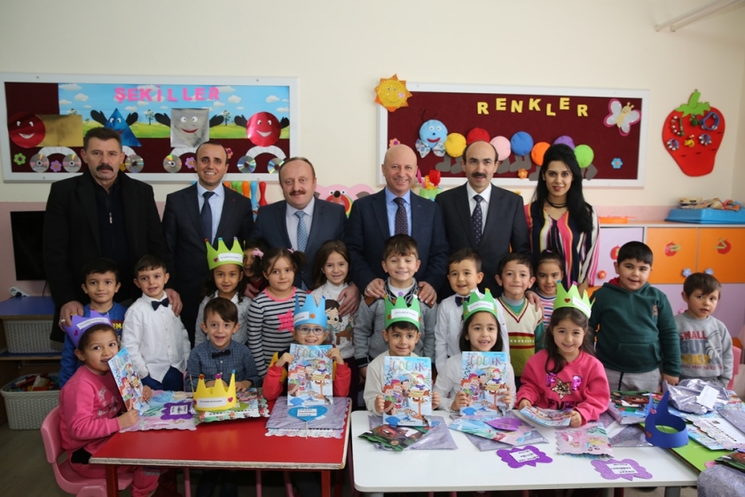 KOCASİNAN BELEDİYESİ ÇOCUKLARA KARNE HEDİYESİ OLARAK DERGİ DAĞITTI