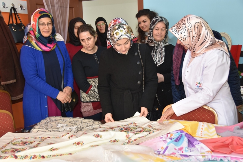 KOCASİNAN AKADEMİ’NİN KURSİYERLERİ EV EKONOMİSİNE KATKI SAĞLIYOR