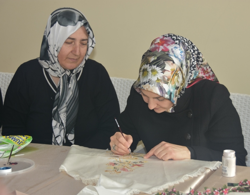 KOCASİNAN AKADEMİ’NİN KURSİYERLERİ EV EKONOMİSİNE KATKI SAĞLIYOR