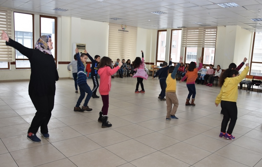 KOCASİNAN ÇOCUK KULÜBÜ İLE TATİL DOLU DOLU GEÇİYOR