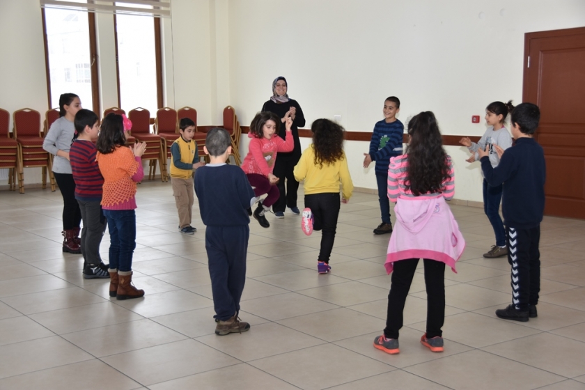 KOCASİNAN ÇOCUK KULÜBÜ İLE TATİL DOLU DOLU GEÇİYOR