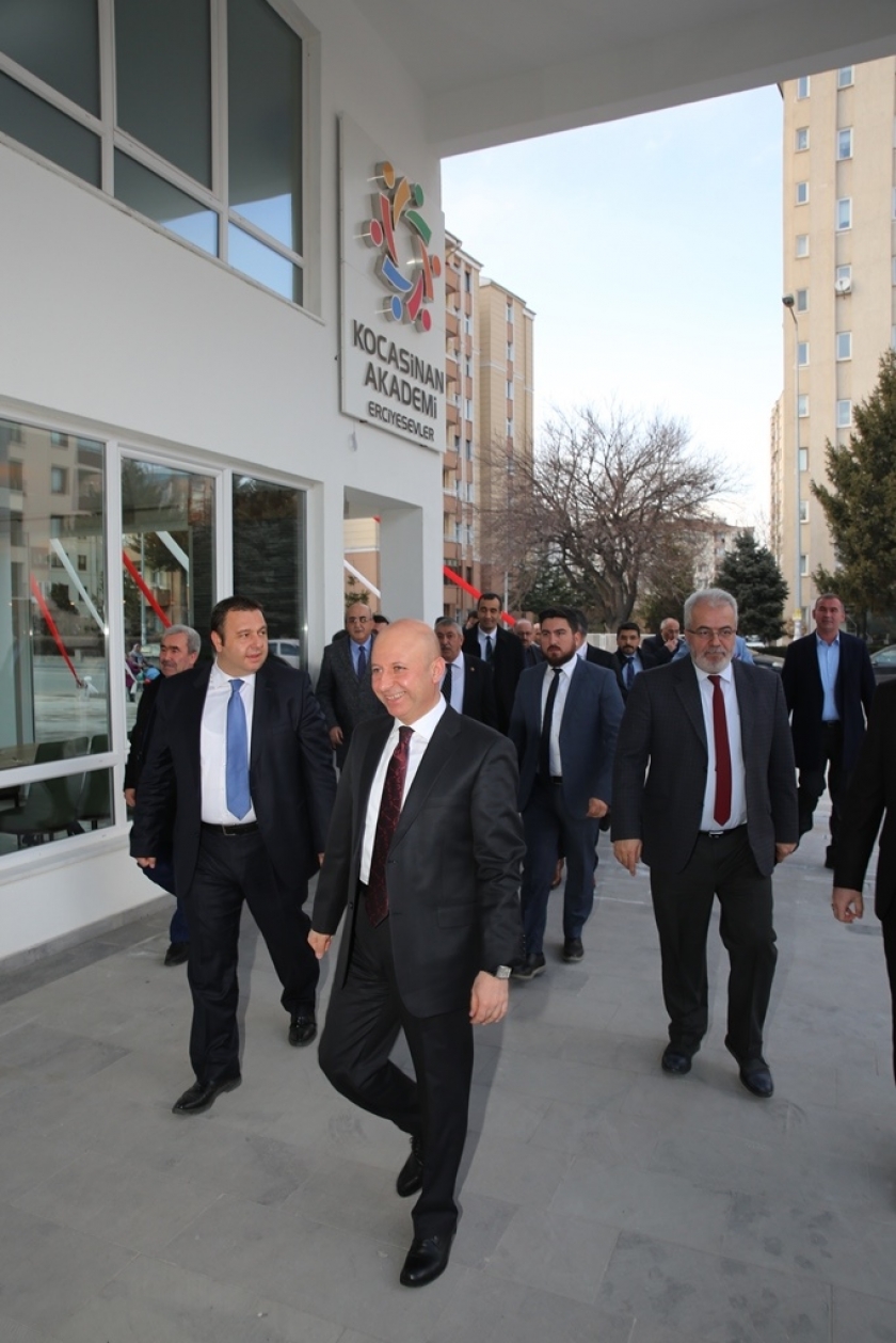 BAŞKAN ÇOLAKBAYRAKDAR, BELEDİYE MECLİS ÜYELERİNE ERCİYESEVLER TESİSİNİ TANITTI