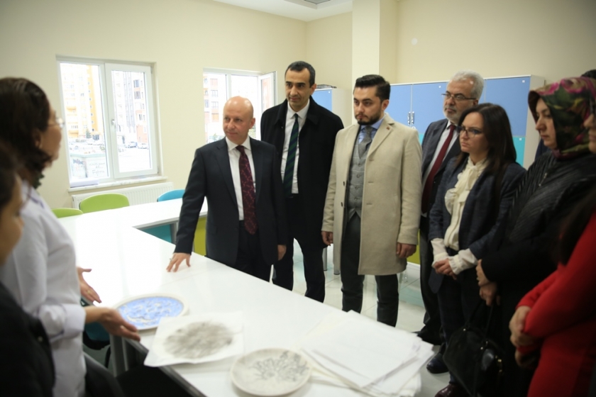 BAŞKAN ÇOLAKBAYRAKDAR, BELEDİYE MECLİS ÜYELERİNE ERCİYESEVLER TESİSİNİ TANITTI