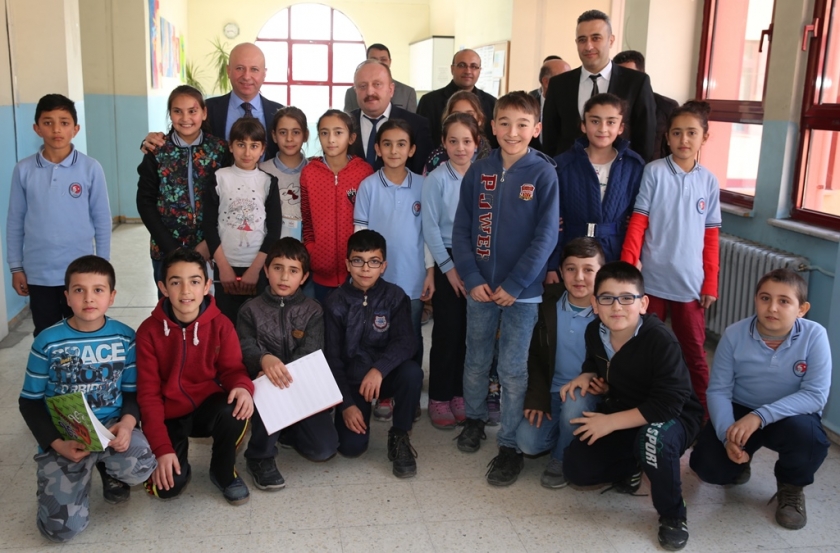 KOCASİNAN BELEDİYESİ, OKULLARDA STANDARTI YÜKSELTİYOR