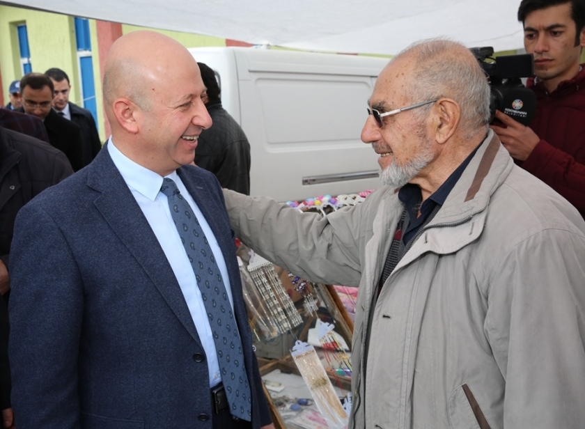 BAŞKAN ÇOLAKBAYRAKDAR, YENİŞEHİR MAHALLESİ’NE MÜJDELER VERDİ