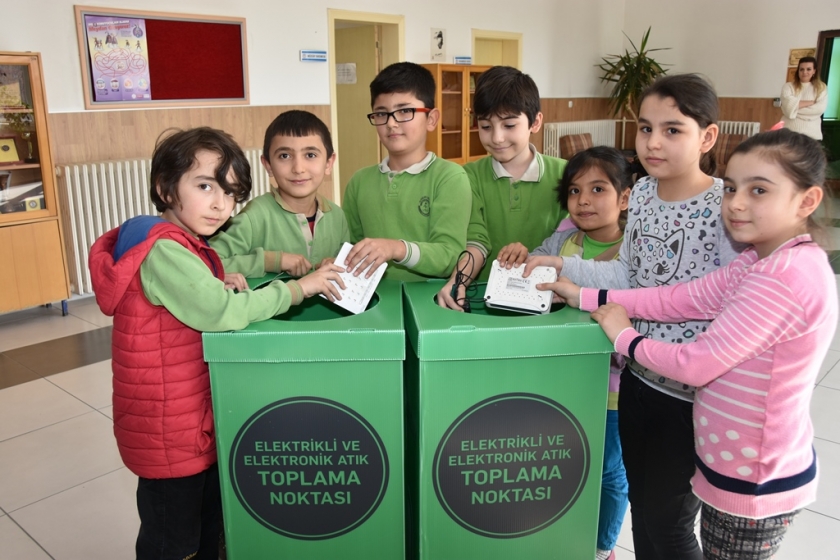 KOCASİNAN’DA OKULLAR GERİ DÖNÜŞÜM İÇİN YARIŞIYOR