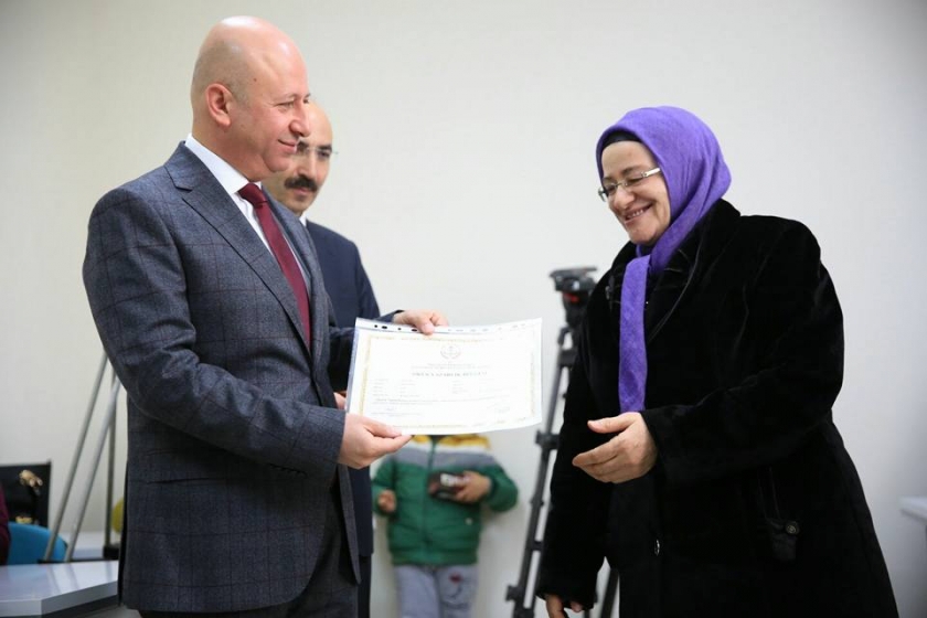 KOCASİNAN’DA TÜRKİYE GENELİNDEKİ İLK OKUMA YAZMA SERTİFİKA TÖRENİ