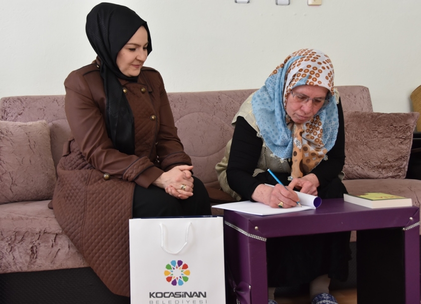 FATMA ÇOLAKBAYRAKDAR OKUMA YAZMA ÖĞRENEN KURSİYERLERİ ZİYARET ETTİ