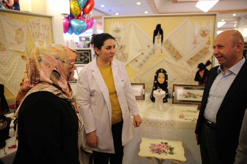 KOCASİNAN AKADEMİ SERGİ HAZIRLIĞINDA