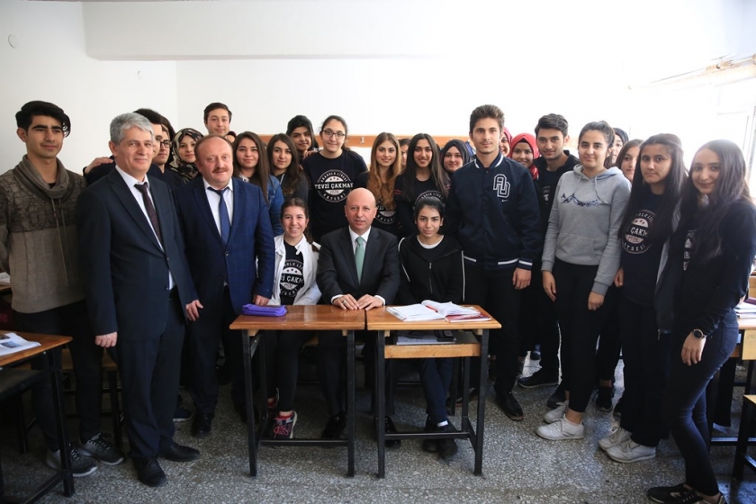 BAŞKAN ÇOLAKBAYRAKDAR, “ÇOCUKLARIMIZIN MİLLİ VE MANEVİ DEĞERLERLE YETİŞMESİ İÇİN ÇALIŞIYORUZ”