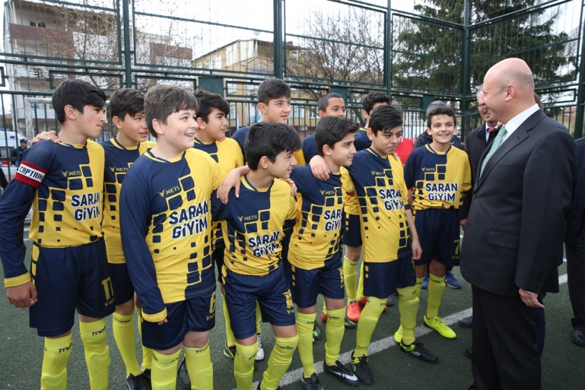 KOCASİNAN’DA ORTAOKULLAR ARASI FUTBOL TURNUVASI HEYECANI BAŞLADI