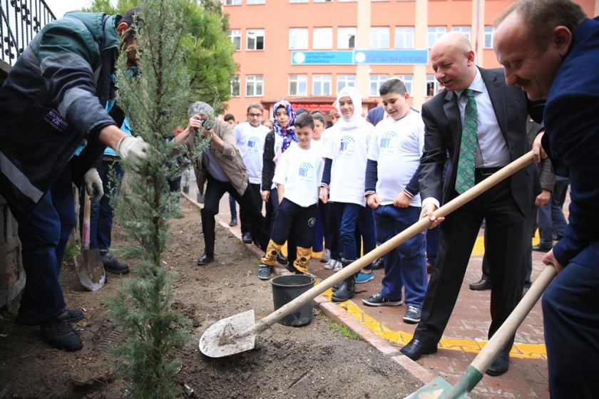 BAŞKAN ÇOLAKBAYRAKDAR, DİJİTAL KÜTÜPHANENİN AÇILIŞINI YAPTI  