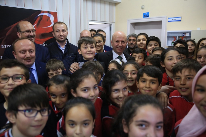 BAŞKAN ÇOLAKBAYRAKDAR, DİJİTAL KÜTÜPHANENİN AÇILIŞINI YAPTI  