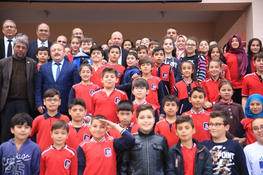 BAŞKAN ÇOLAKBAYRAKDAR, DİJİTAL KÜTÜPHANENİN AÇILIŞINI YAPTI  