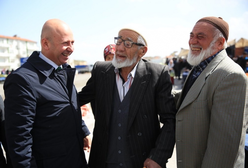BAŞKAN ÇOLAKBAYRAKDAR, KAYABAŞI SAKİNLERİYLE BİR ARADA  