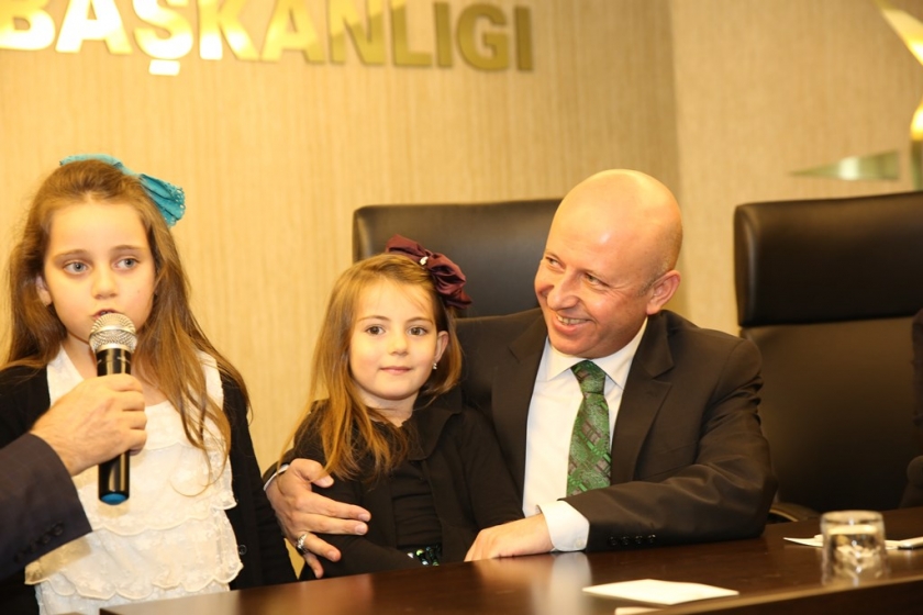 BAŞKAN ÇOLAKBAYRAKDAR “YENİLİKÇİ HİZMETLERE İMZA ATTIK”