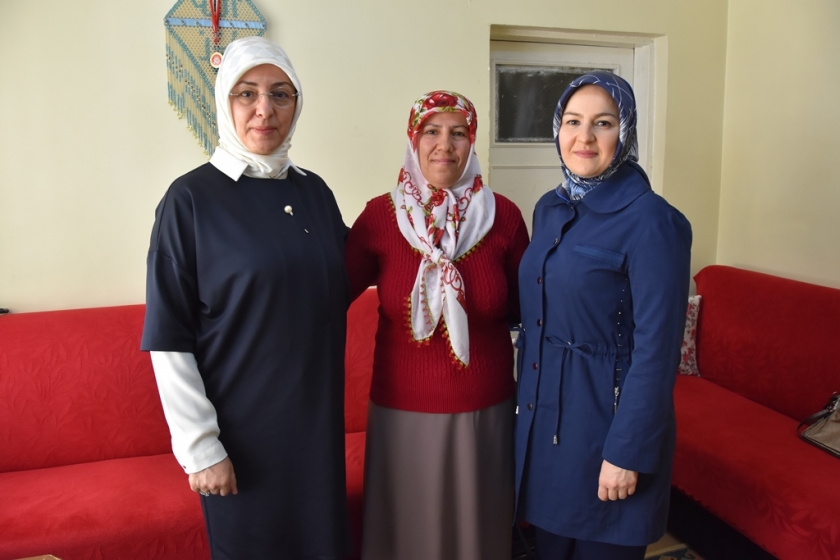 NEŞE ÖZHASEKİ, KOCASİNAN’IN YENİ OKURYAZARLARINI ZİYARET ETTİ