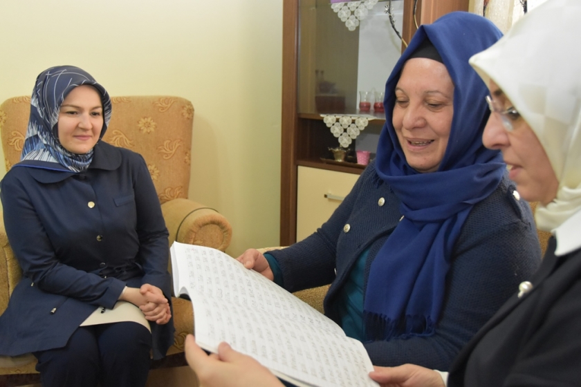 NEŞE ÖZHASEKİ, KOCASİNAN’IN YENİ OKURYAZARLARINI ZİYARET ETTİ