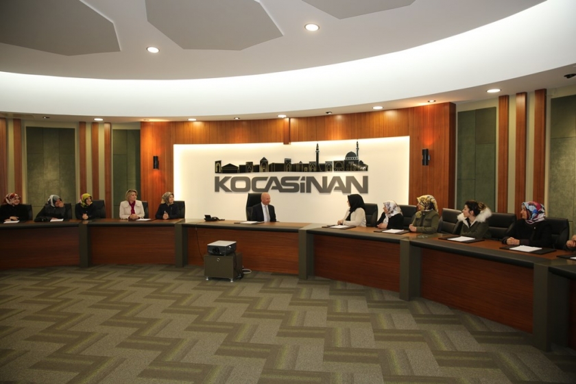 BAŞKAN ÇOLAKBAYRAKDAR, AK PARTİ KOCASİNAN KADIN KOLLARINI AĞIRLADI