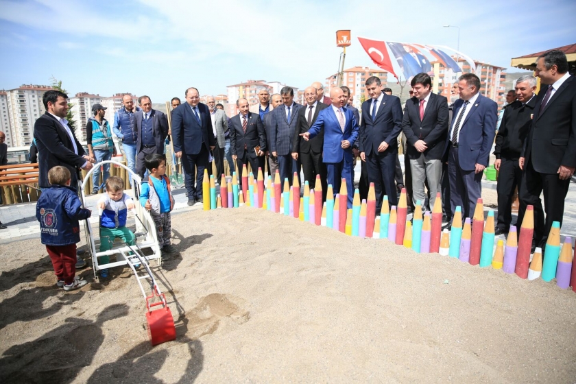 KOCASİNAN’DA ŞEHİT SAVCI KİRAZ’IN ADI FİDANLARLA YAŞAYACAK