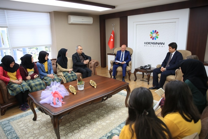 KOCASİNANLI ÖĞRENCİLERDEN ÖRNEK DAVRANIŞ