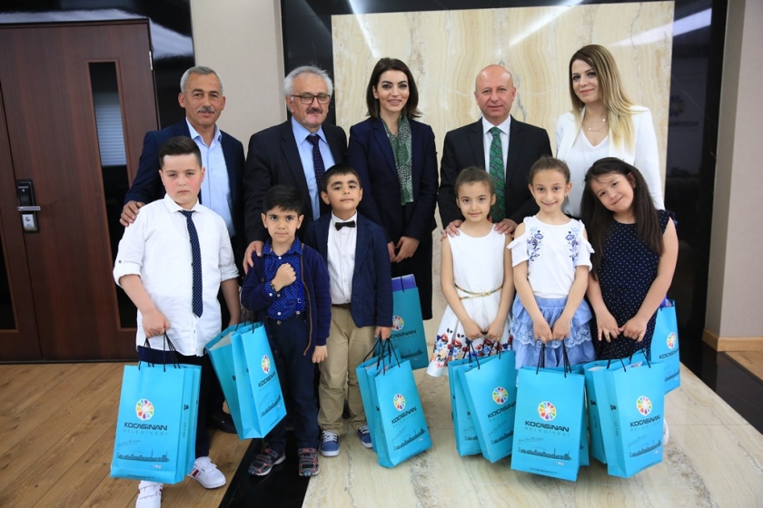 BAŞKAN ÇOLAKBAYRAKDAR, KOLTUĞU ÇOCUKLARA DEVRETTİ