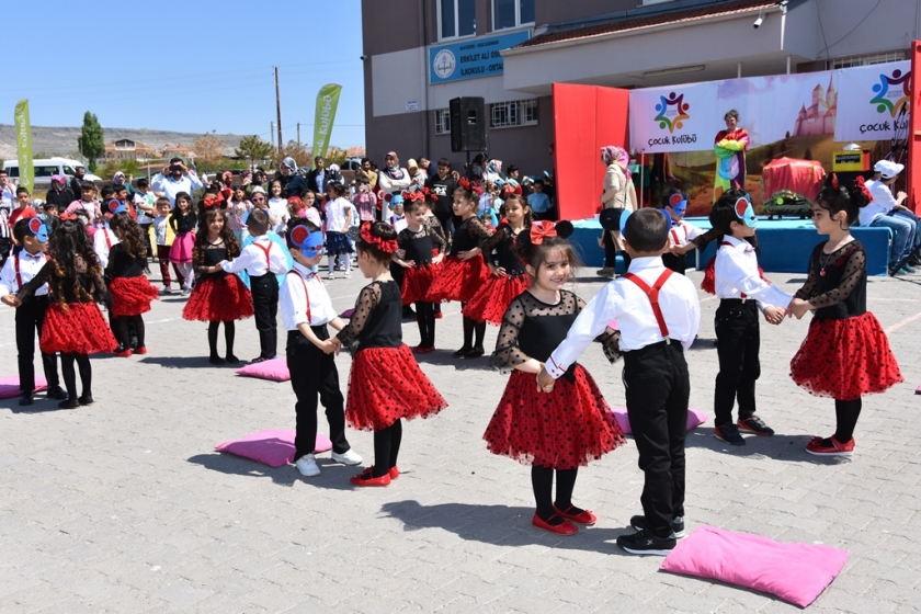 KOCASİNAN BELEDİYESİ ÇOCUK KULUBÜN’DEN 23 NİSAN PROGRAMI