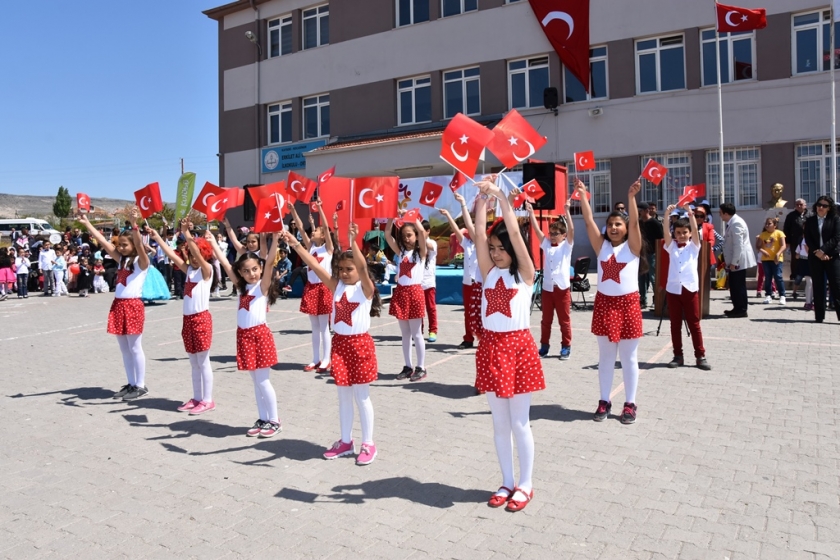 KOCASİNAN BELEDİYESİ ÇOCUK KULUBÜN’DEN 23 NİSAN PROGRAMI
