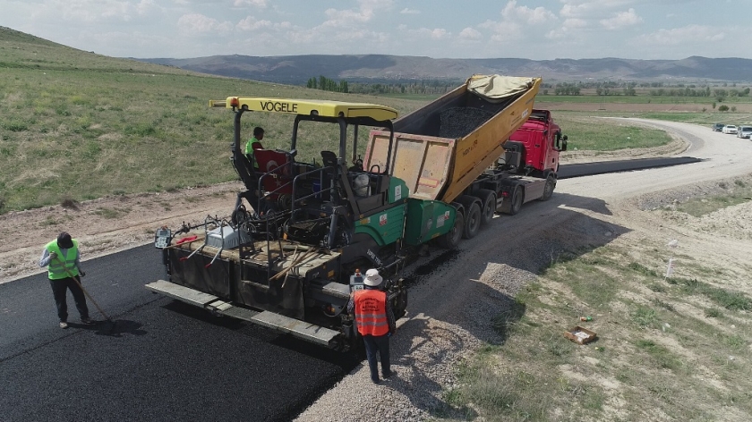 KOCASİNAN BELEDİYESİ ŞEHRE YENİ YOLLAR KAZANDIRIYOR