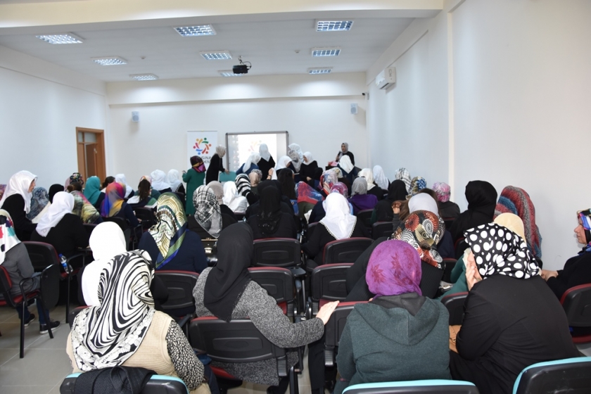 KOCASİNAN AKADEMİ İLE KURSİYERLER ARAPÇA ÖĞRENDİ