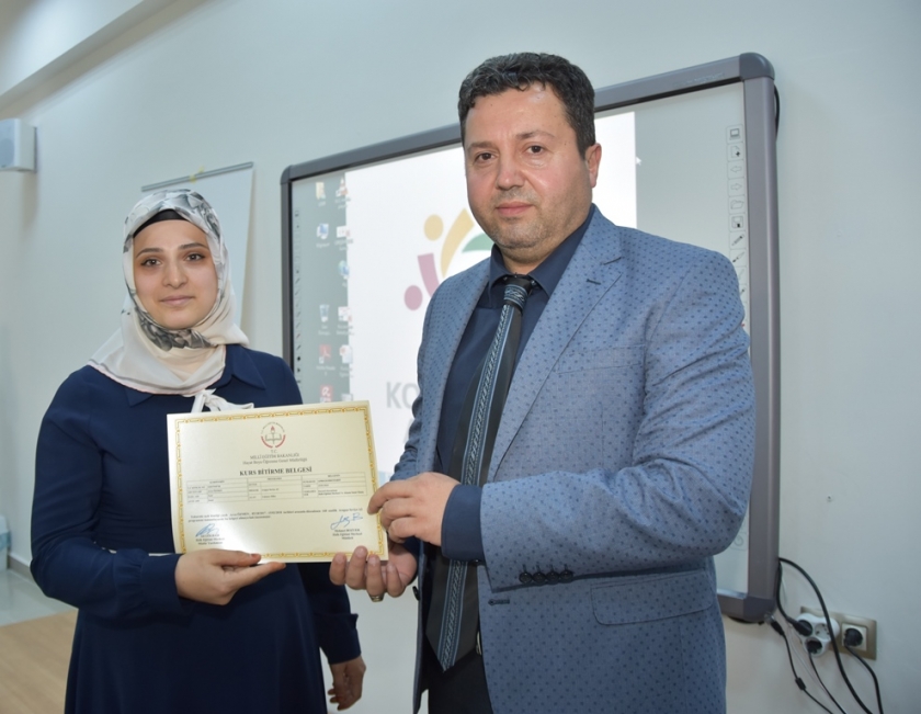 KOCASİNAN AKADEMİ İLE KURSİYERLER ARAPÇA ÖĞRENDİ
