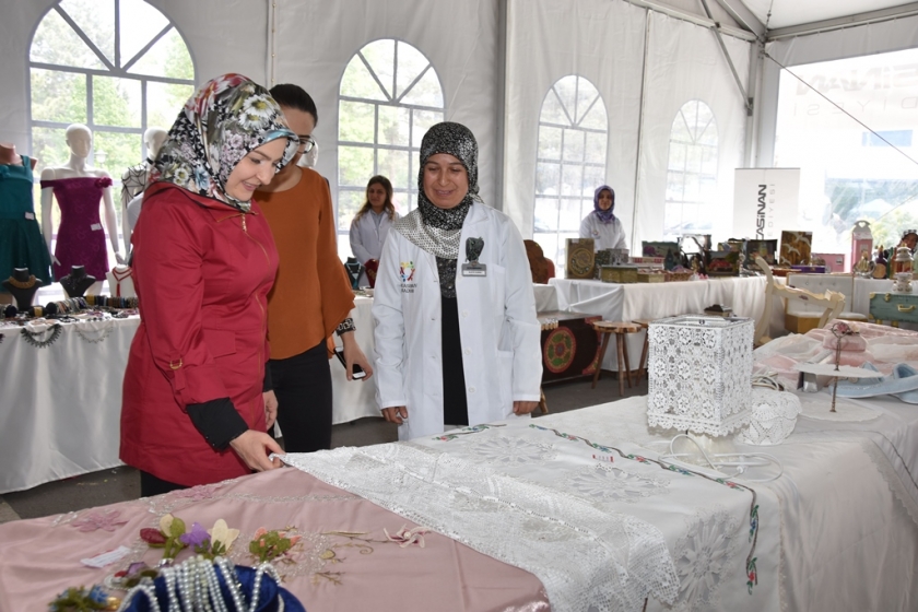 KOCASİNAN AKADEMİ’NİN YIL SONU SERGİSİ ÇOK BEĞENİLDİ