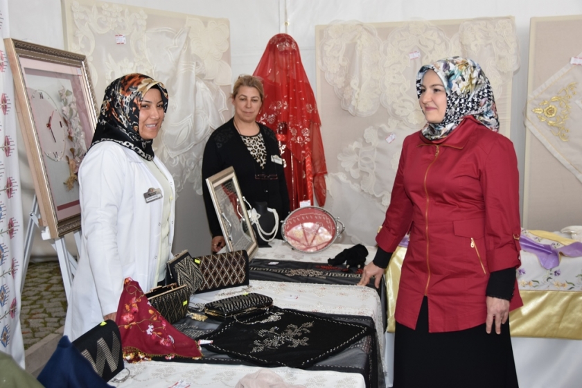 KOCASİNAN AKADEMİ’NİN YIL SONU SERGİSİ ÇOK BEĞENİLDİ