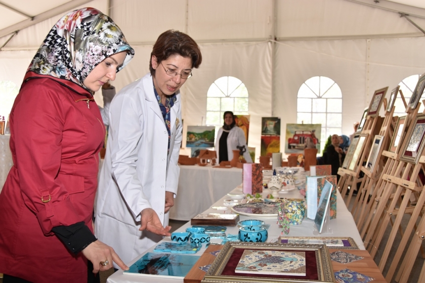 KOCASİNAN AKADEMİ’NİN YIL SONU SERGİSİ ÇOK BEĞENİLDİ