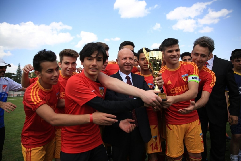 KOCASİNAN’IN LİSELER ARASI FUTBOL TURNUVASINDA BİRLİK VE BERABERLİK VURGUSU